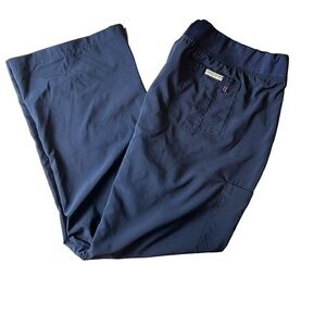 Med Couture Energy Women's Yoga Comfort Cargo